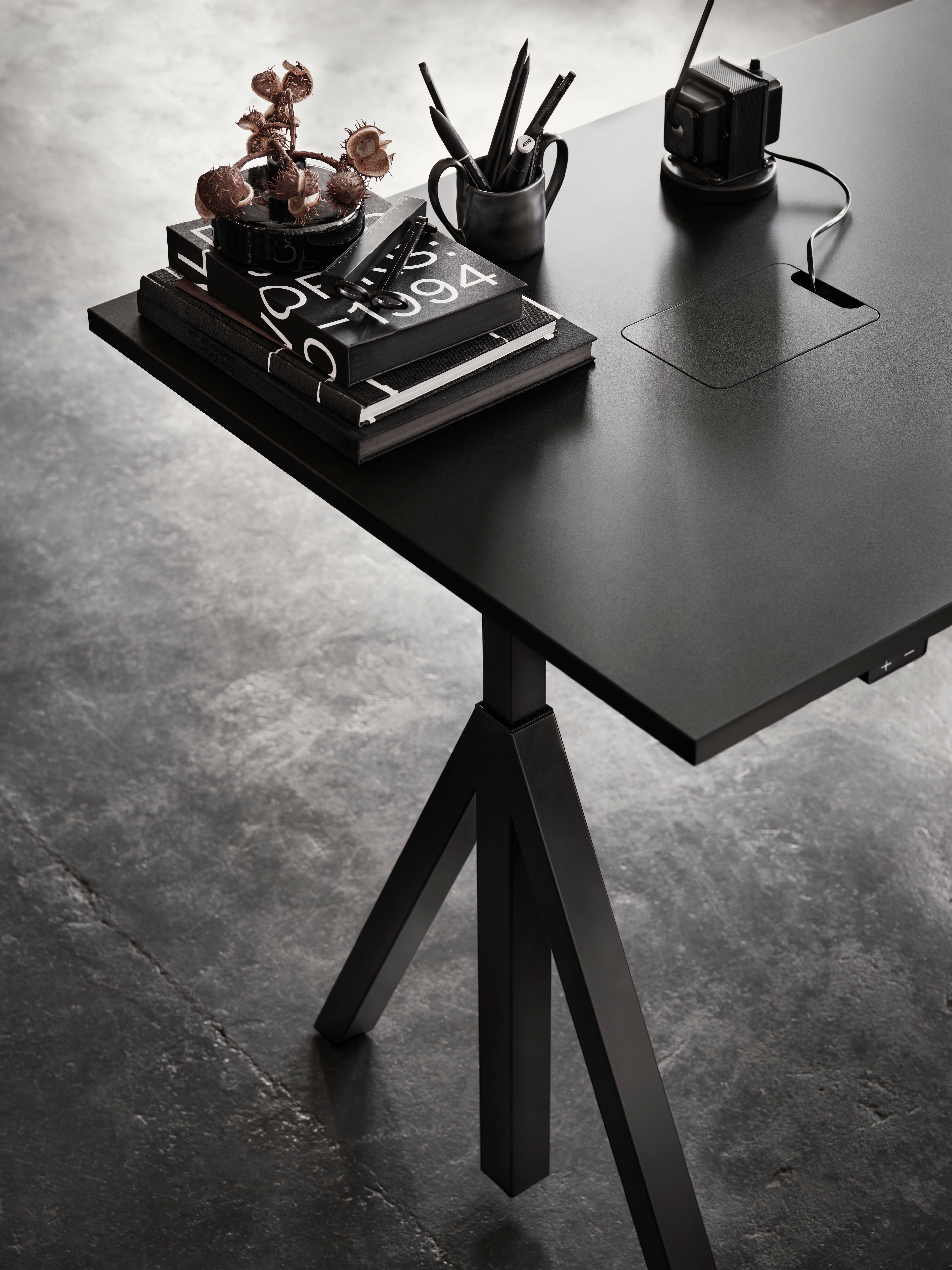 works-work-desk-black-1-portrait